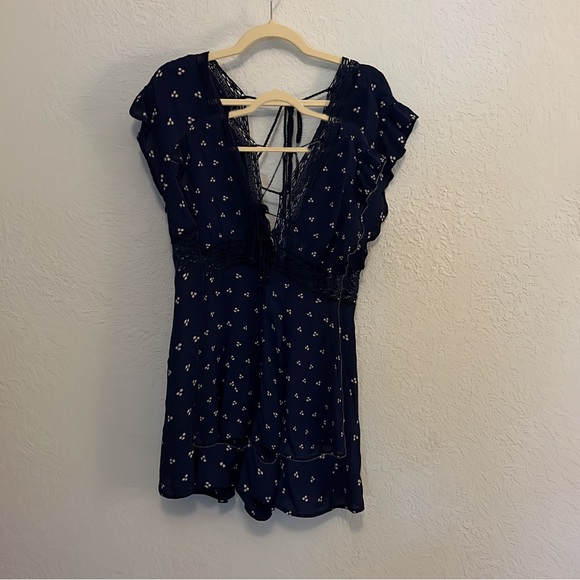 Womens Free People Morning Sun Romper Navy Blue White Dots Size M - Picture 2 of 2